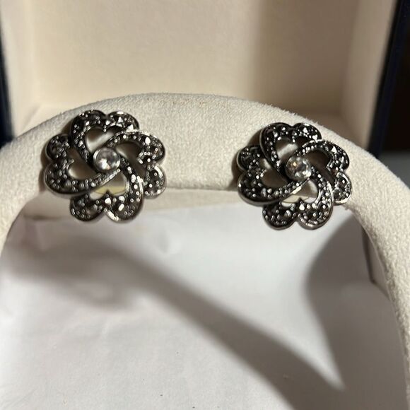 Vintage Avon marcasite with rhinestone pierced earrings. - Picture 2 of 4